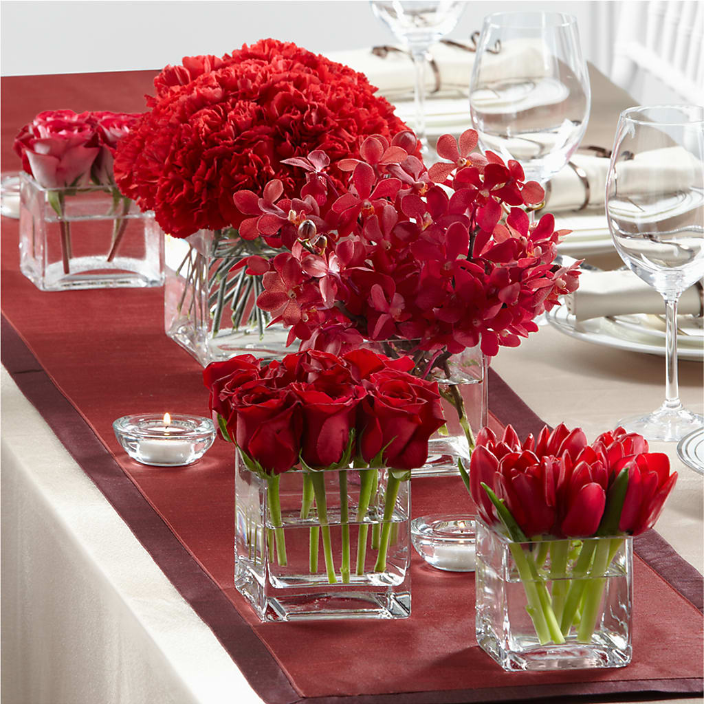 Modern Grace Centerpiece – A Floral Gallery, Clayton MO