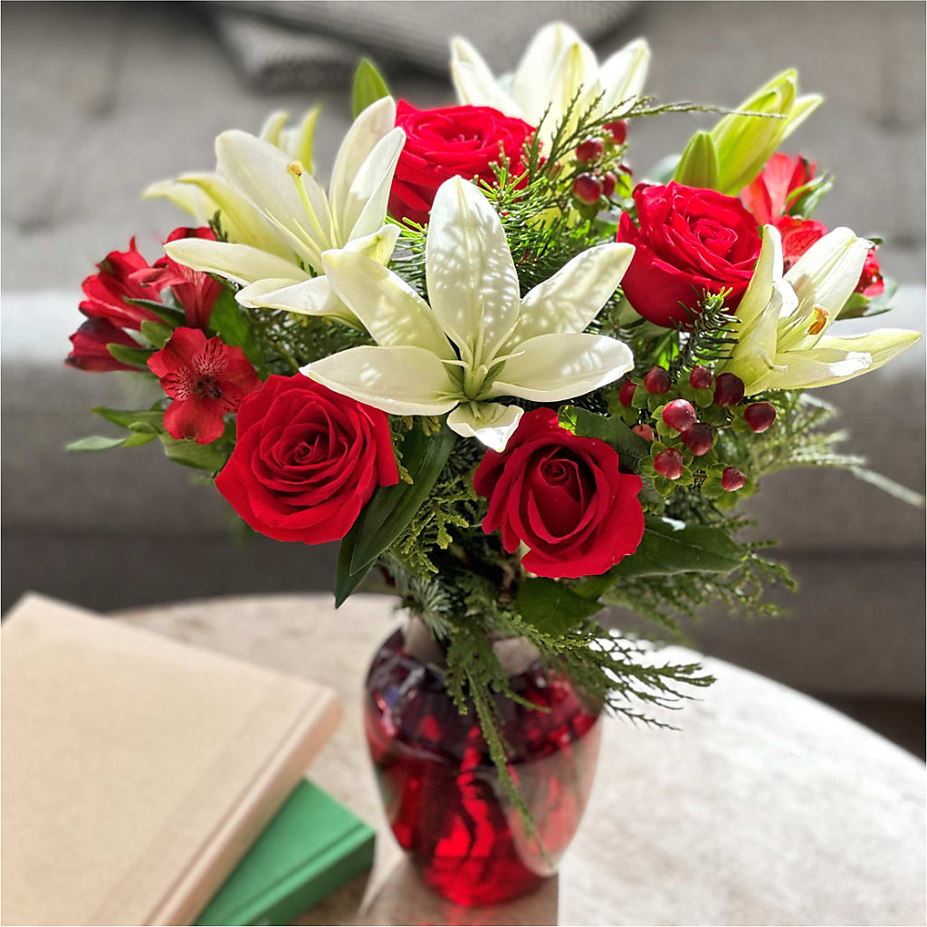 Evergreen Delight Bouquet –  A Floral Gallery, Clayton MO