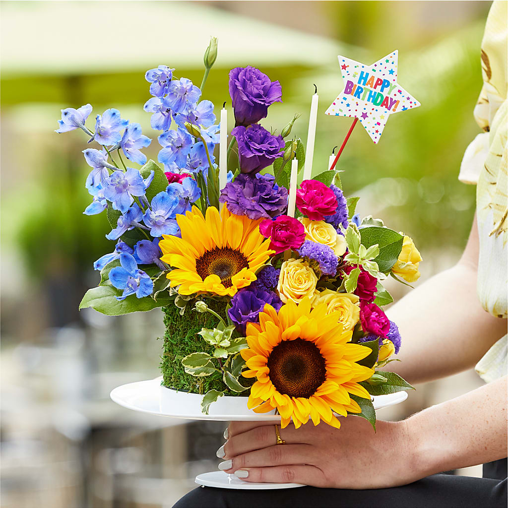 Star of the Day Floral Cake –  A Floral Gallery, Clayton MO